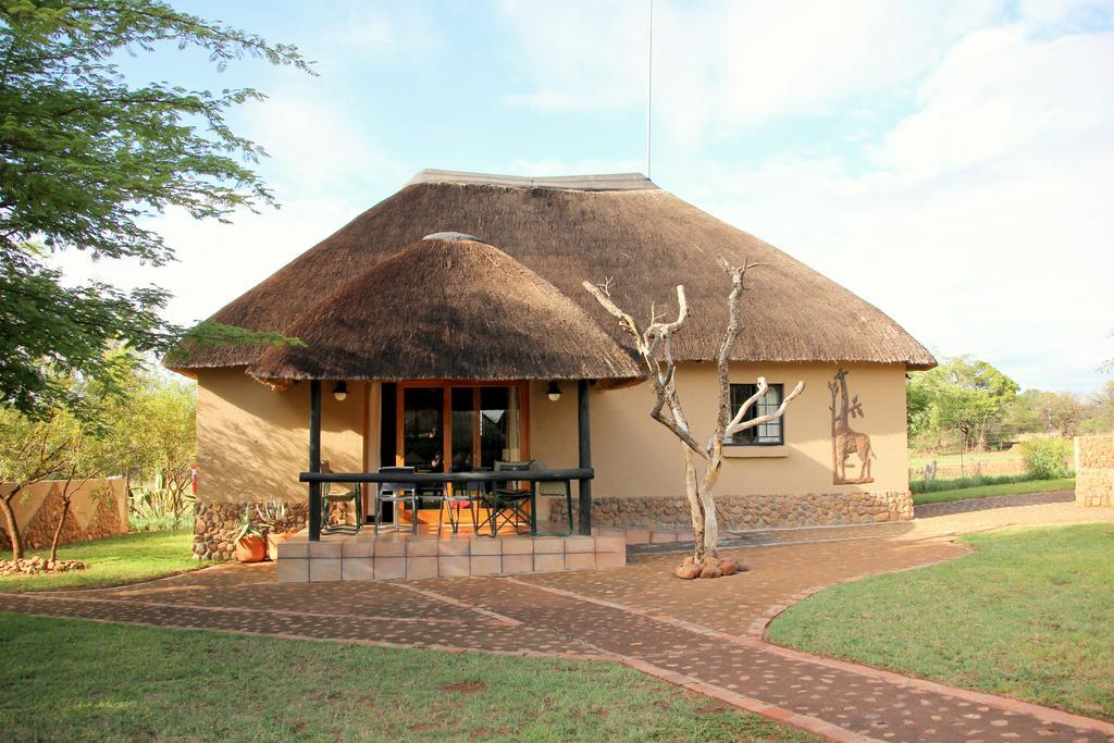 Ukutula Lion Lodge Beestekraal  Camera foto